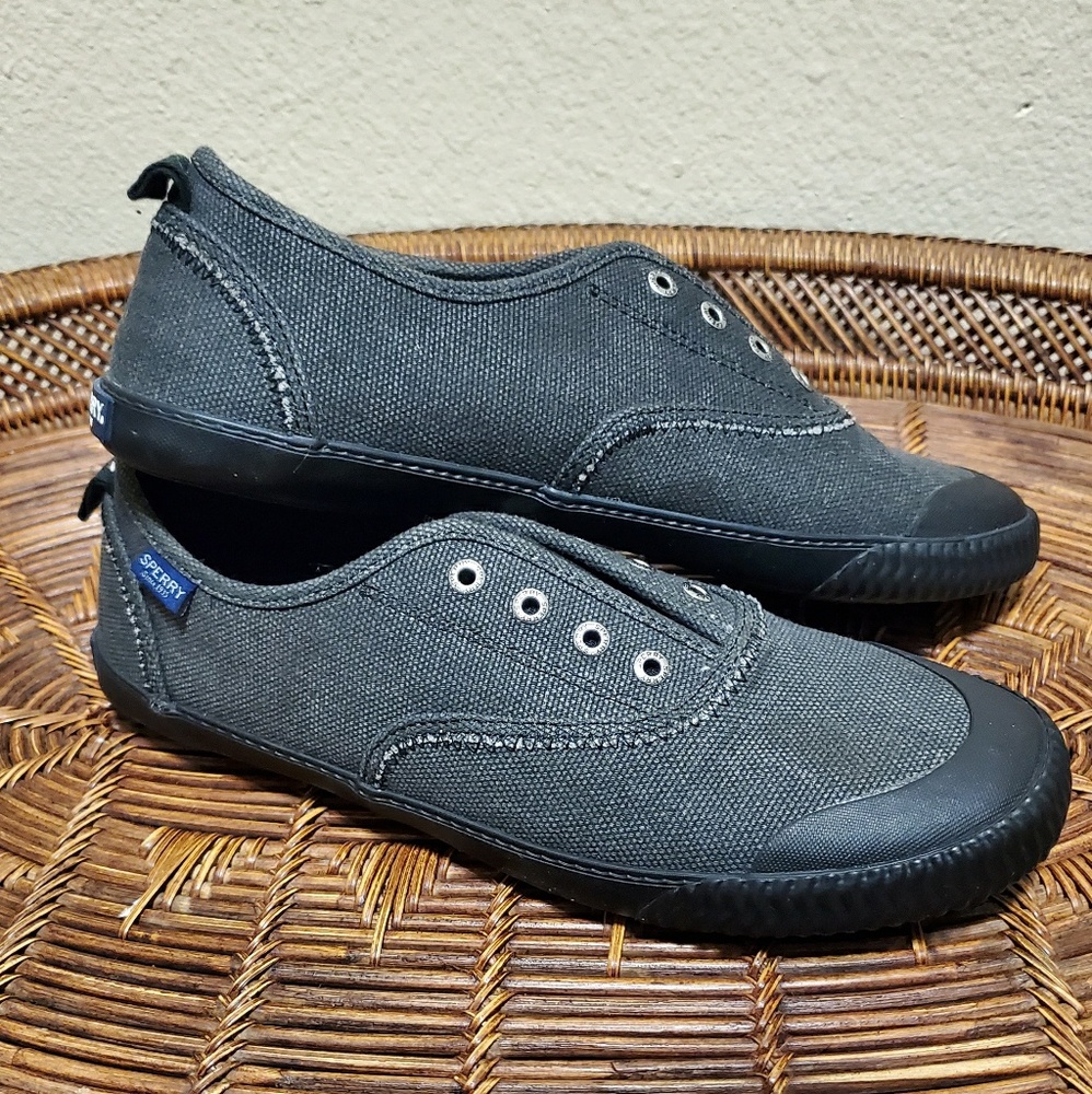 NWOT Womens Sperry No Lace Flats size 10